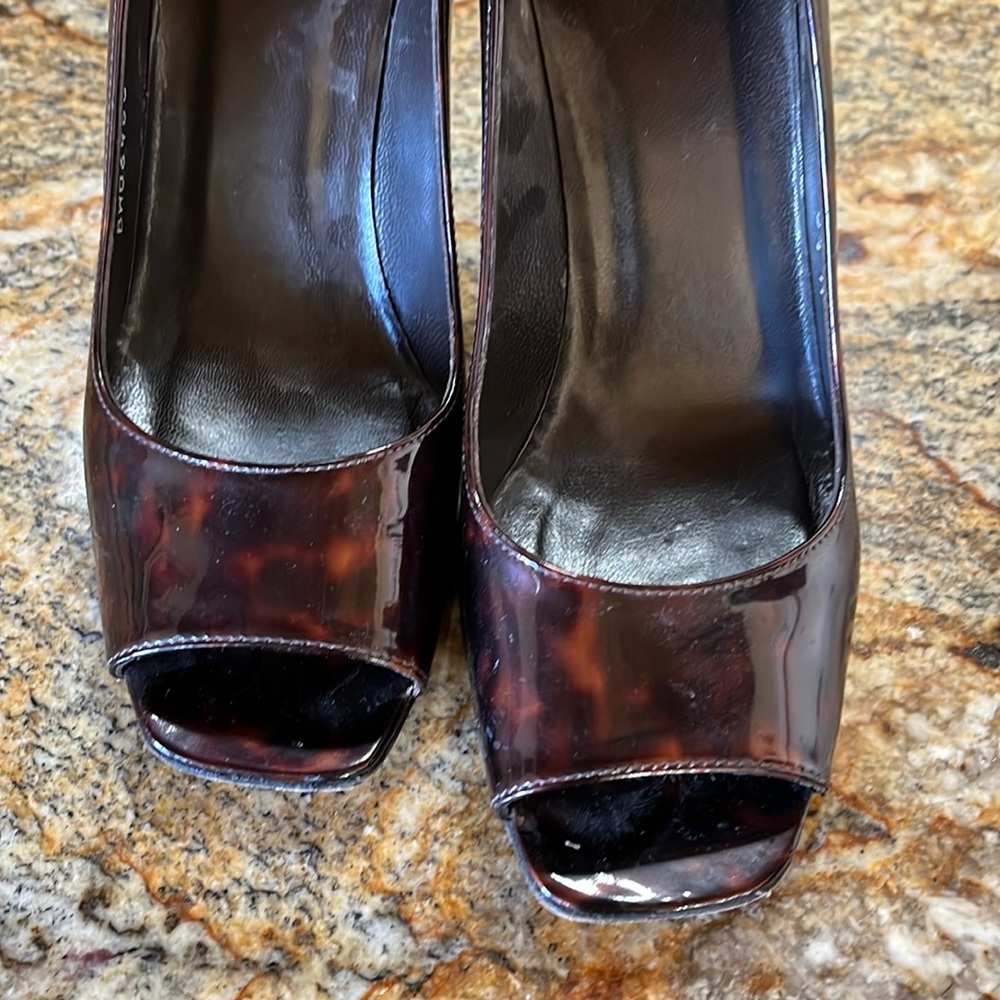 Size 5.5 StuartWeitzman pump